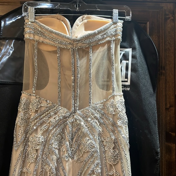 Designer Gown / Dress - Picture 6 of 7